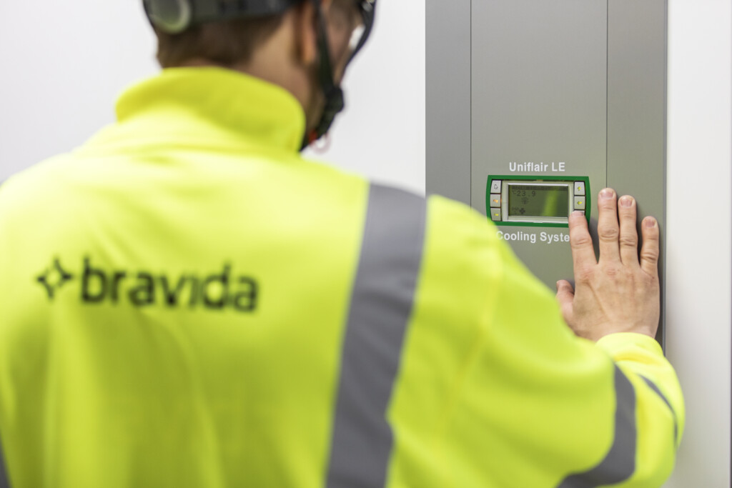 Medarbejder laver komplet løsning