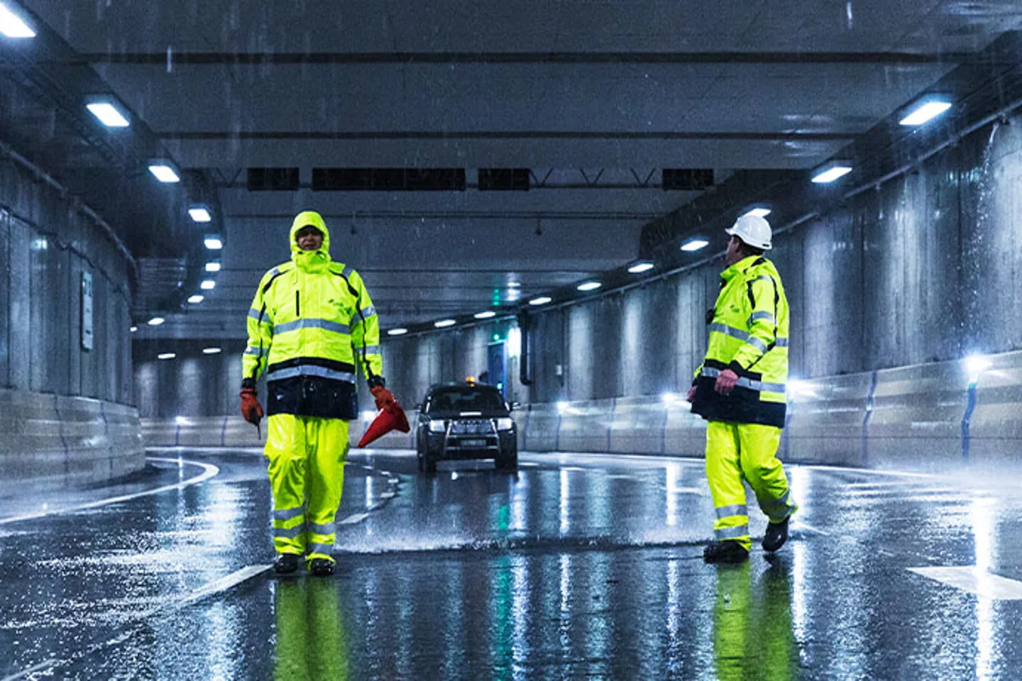 Bravidas tekniker installerar sprinklersystem