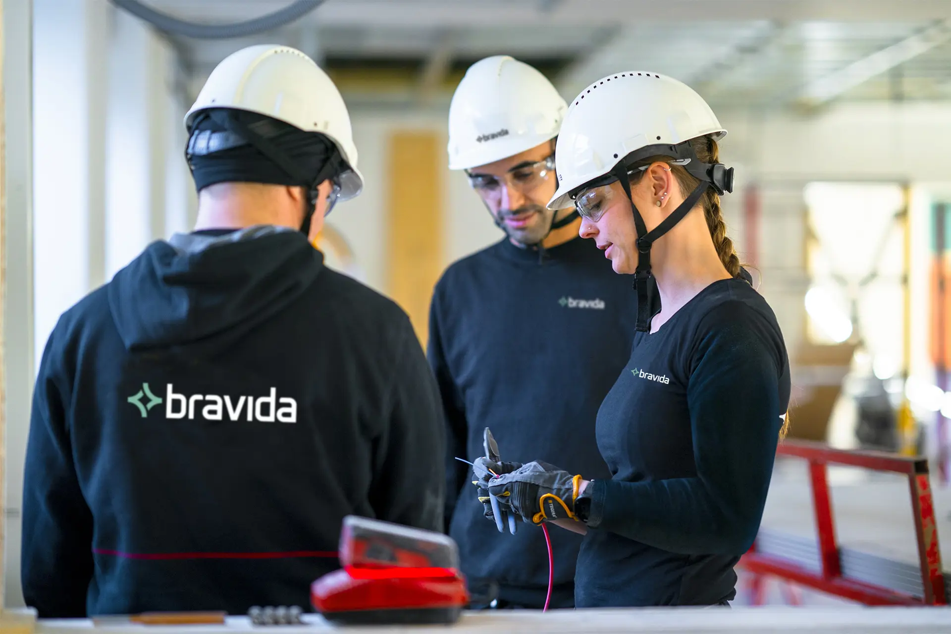 elektroservice fredrikstad elektroservice sarpsborg elektriker fredrikstad elektriker sarpsborg elektro vedlikehold feilsøking elektro akutte elektrooppdrag elektro drift og vedlikehold elektriske installasjoner internkontroll elektro termografering nek 405 belysning og oppvarming styring og overvåkning energioptimalisering teknisk service østfold elektro for næringsbygg elektroinstallasjon østfold ladeanlegg og energiforsyning service elektriker østfold bravida fredrikstad bravida sarpsborg